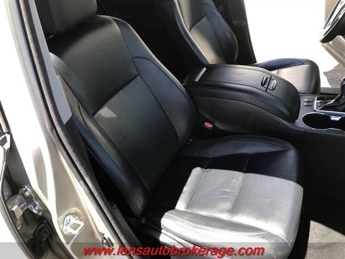 Used 2014 Toyota Highlander XLE FWD image 25