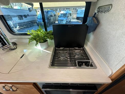 Used 2017 Mercedes-Benz Sprinter 3500 image 31