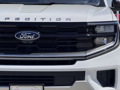 Used 2025 Ford Expedition Max Platinum AWD/4WD image 8