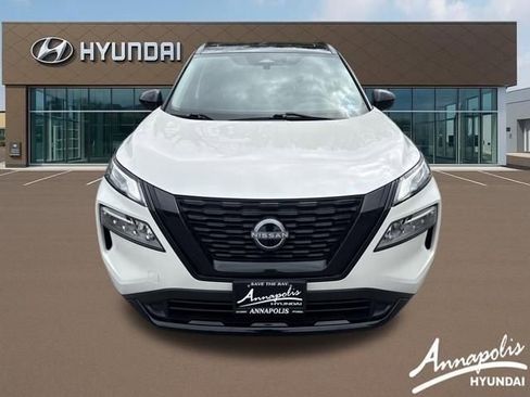 Used 2023 Nissan Rogue SV w/ SV Premium B Package image 8