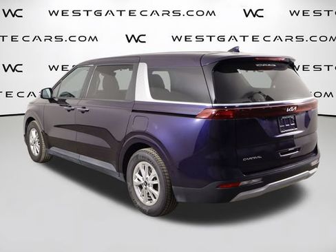 Used 2023 Kia Carnival LX FWD image 44