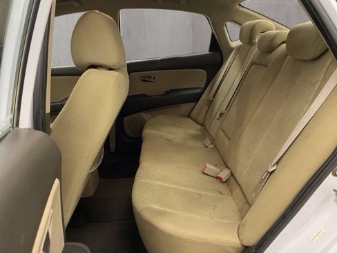 Used 2010 Hyundai Elantra GLS FWD image 6