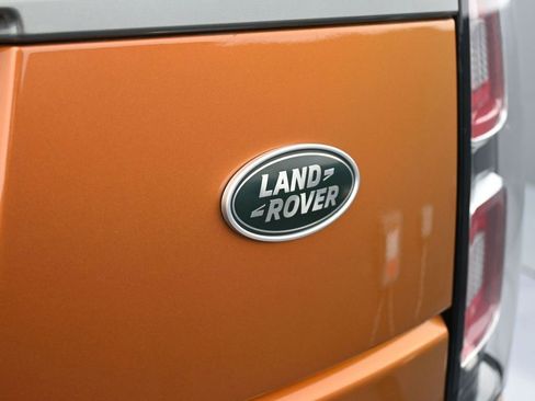Used 2021 Land Rover Range Rover image 15