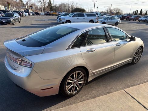 Used 2013 Lincoln MKZ image 4