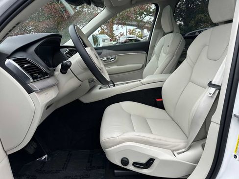 Used 2025 Volvo XC90 B6 Plus w/ Protection Package Premier image 20