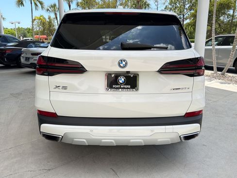 Used 2025 BMW X5 xDrive50e AWD/4WD image 10
