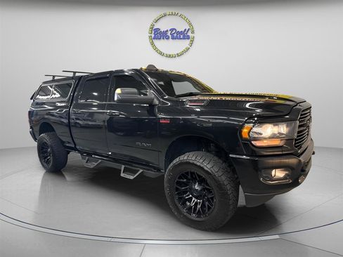 Used 2019 RAM 2500 Big Horn w/ Black Appearance Package AWD/4WD image 6