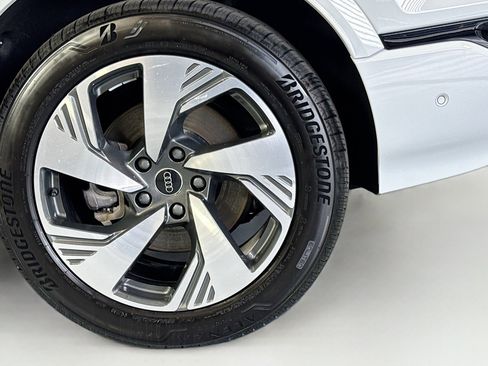 Used 2025 Audi Q6 e-tron Premium Plus w/ Premium Plus image 28