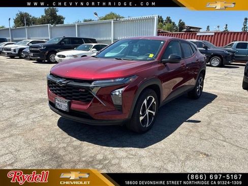Used 2024 Chevrolet Trax RS w/ Driver Confidence Package FWD image 1