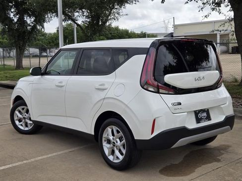 Used 2025 Kia Soul LX image 4