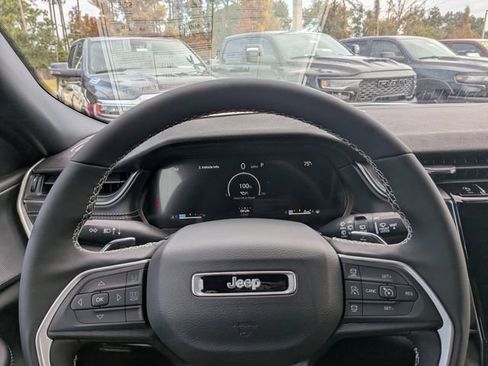 New 2025 Jeep Grand Cherokee Laredo X w/ Luxury Tech Group I image 30