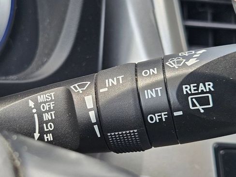Used 2019 Toyota Highlander XLE AWD/4WD image 9