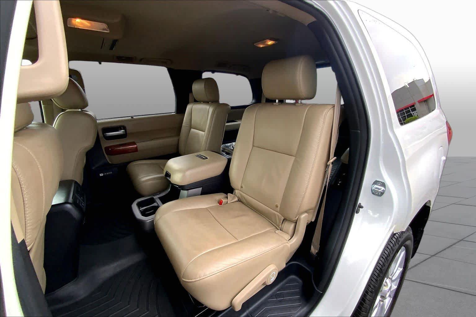 Used 2018 Toyota Sequoia Platinum AWD/4WD image 21