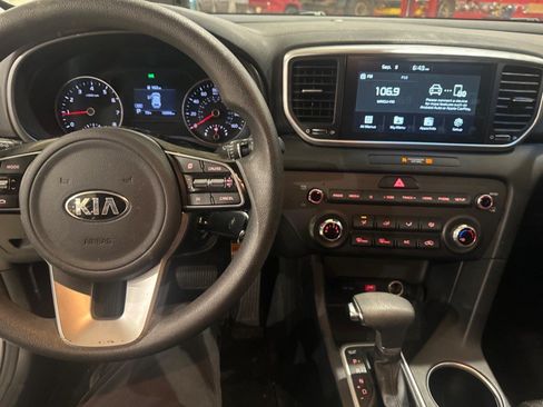 Used 2021 Kia Sportage LX FWD image 2