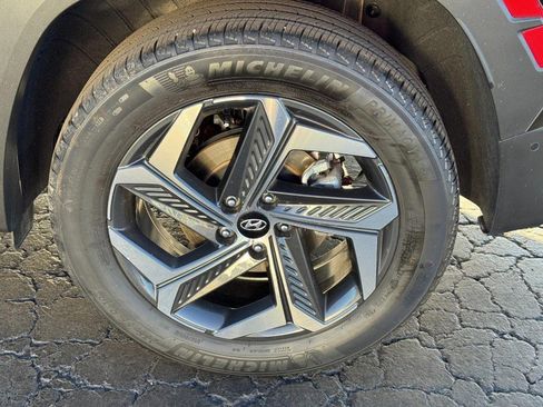Used 2024 Hyundai Tucson Limited image 7