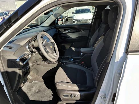 Used 2023 Chevrolet TrailBlazer LT AWD/4WD image 11
