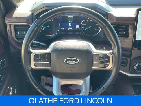 Used 2022 Ford Expedition Limited image 22