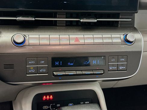 Used 2025 Hyundai Kona SEL image 24