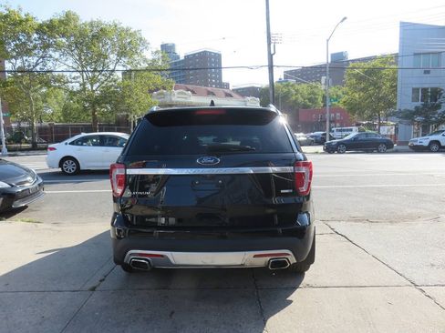 Used 2017 Ford Explorer Platinum AWD/4WD image 8