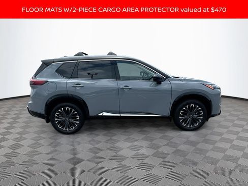 Used 2025 Nissan Rogue Platinum w/ Platinum Premium Package FWD image 4