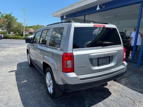 Used 2015 Jeep Patriot Latitude FWD image 3