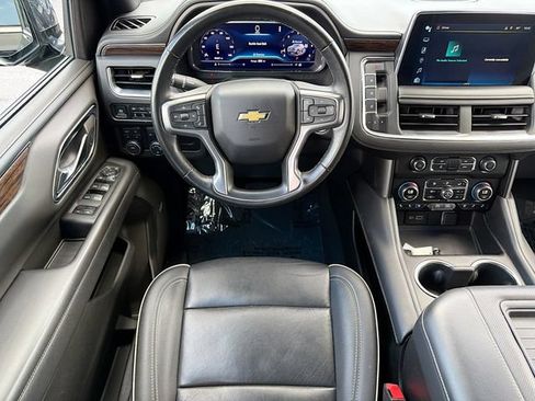 Used 2024 Chevrolet Tahoe Premier AWD/4WD image 16