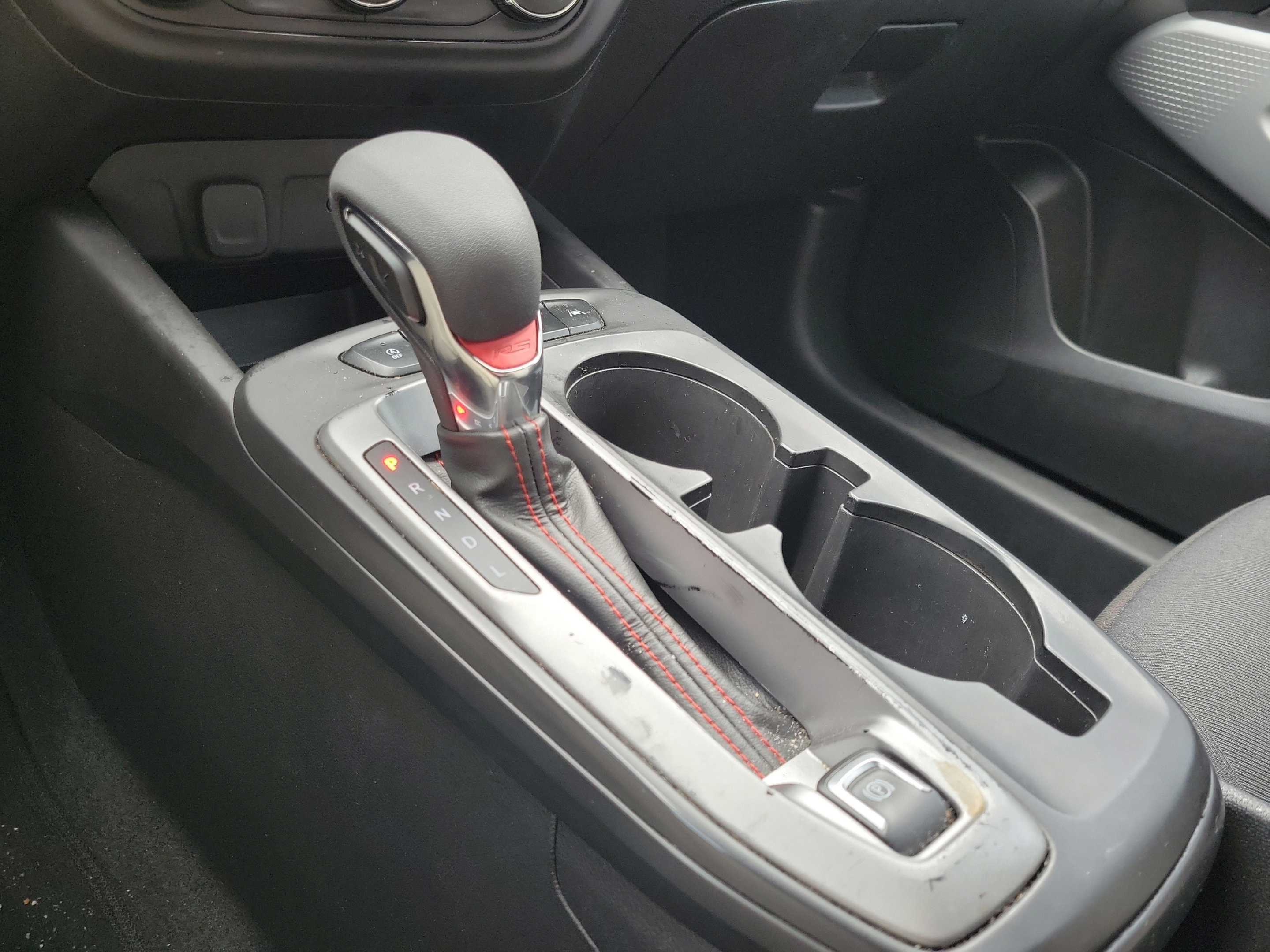Used 2024 Chevrolet Trax RS w/ Sunroof Package FWD image 27