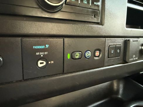 Used 2021 GMC Savana 3500 Extended w/ Power Convenience Package image 18