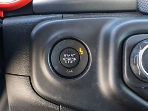 Used 2023 Jeep Gladiator Sport image 23