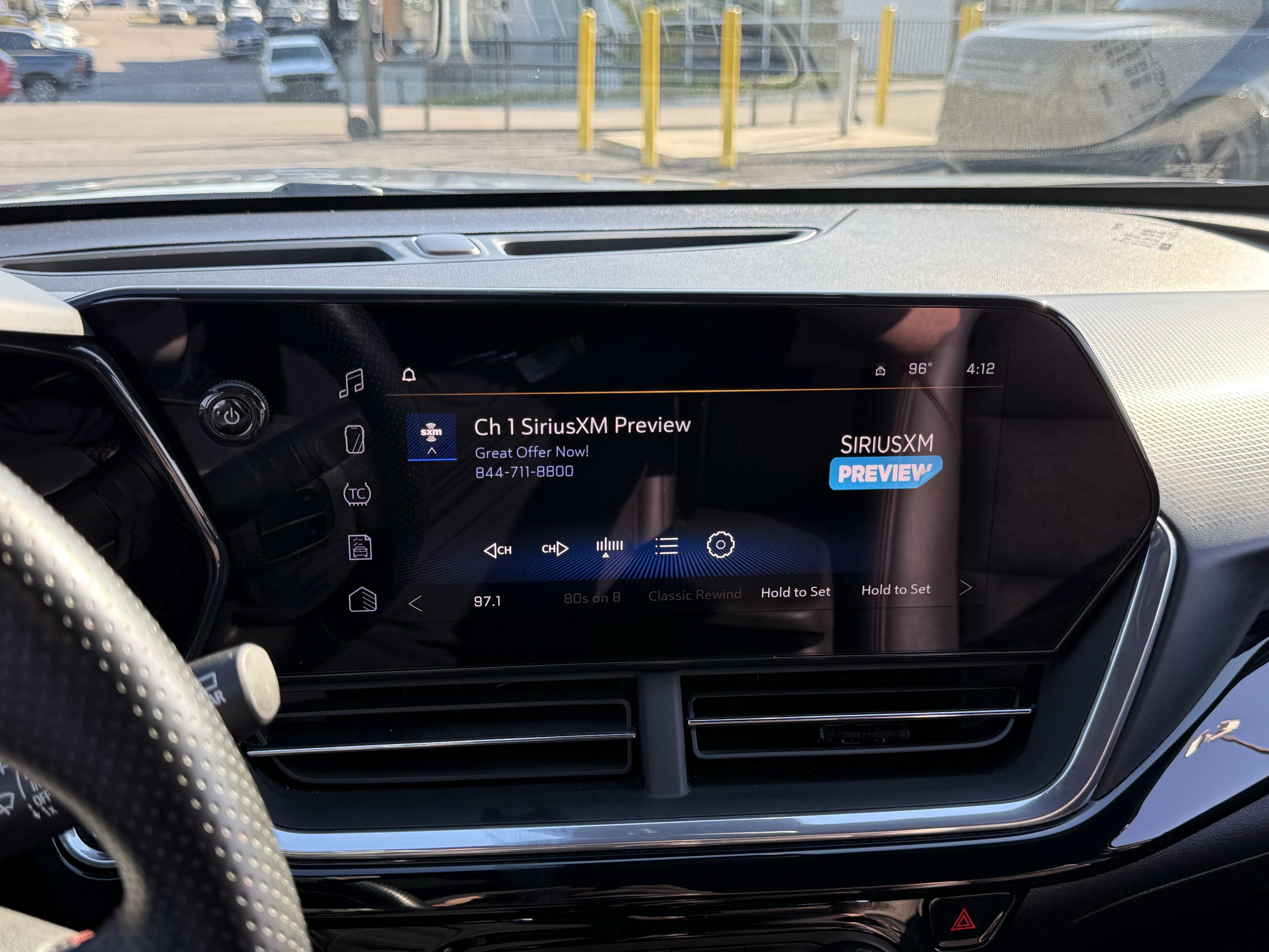Used 2024 Chevrolet Trax RS FWD image 24
