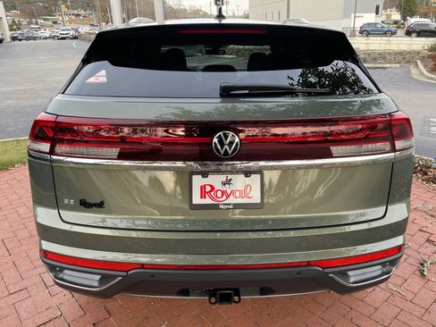 New 2026 Volkswagen Atlas Cross Sport SE FWD image 5