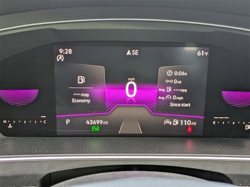 Used 2023 Volkswagen Tiguan SE R-Line image 31