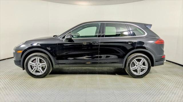 Used 2016 Porsche Cayenne w/ Premium Package AWD/4WD image 3