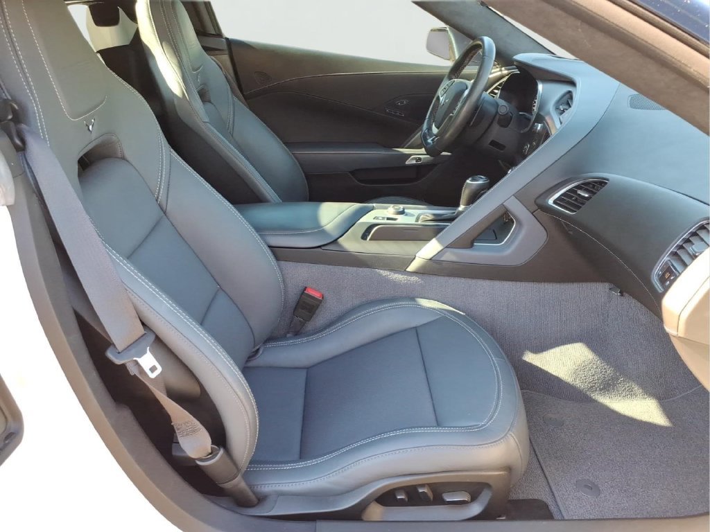 Used 2015 Chevrolet Corvette Z06 w/ 3LZ Preferred Equipment Group RWD image 35