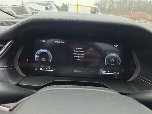 Used 2023 Jeep Grand Cherokee L Limited w/ Luxury Tech Group II image 4