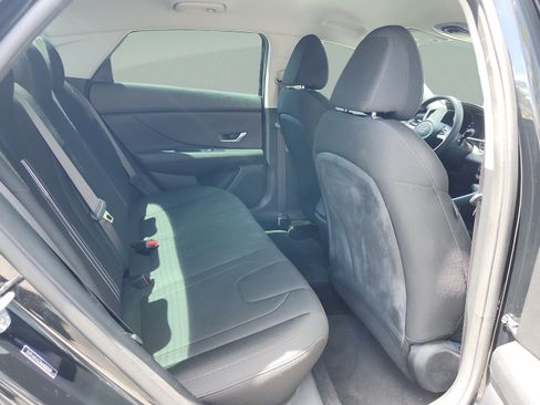 Used 2021 Hyundai Elantra SEL FWD image 18