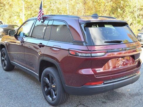 New 2025 Jeep Grand Cherokee Limited w/ Black Appearance Package image 6