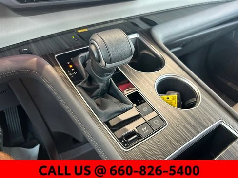 Used 2024 Toyota Sienna Limited AWD/4WD image 40