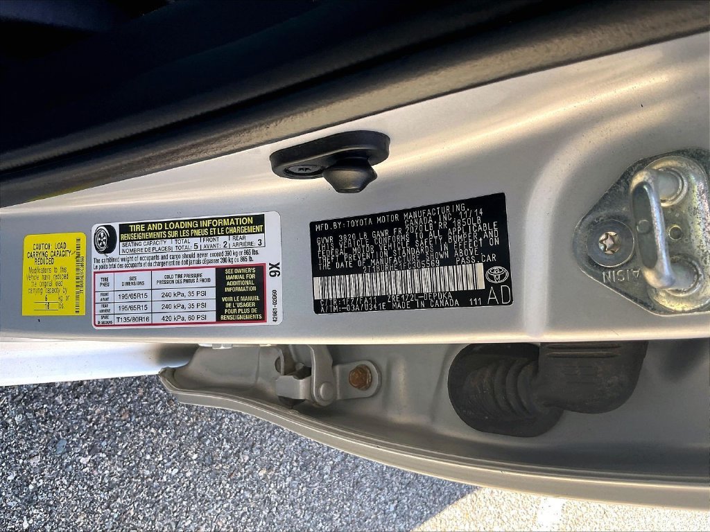 Used 2015 Toyota Corolla L FWD image 33