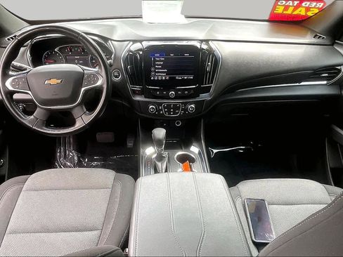 Used 2022 Chevrolet Traverse LT FWD image 16