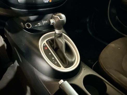 Used 2017 Kia Soul FWD image 16