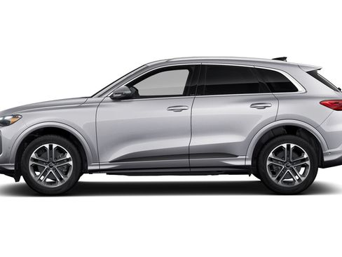 Certified 2025 Audi Q5 Premium w/ 19" Wheel Package AWD/4WD image 8
