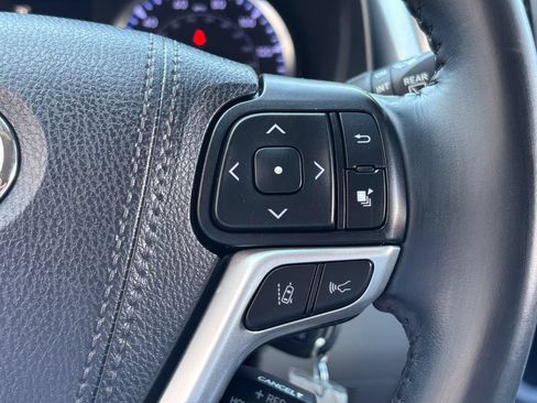 Used 2019 Toyota Highlander Plus AWD/4WD image 33