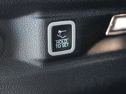 Used 2022 Jeep Grand Cherokee L Limited RWD image 18