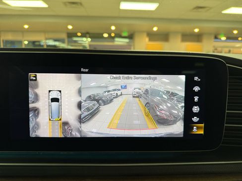 Used 2020 Mercedes-Benz GLS 450 4MATIC image 18