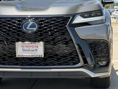 Used 2023 Lexus LX 600 F Sport w/ Accessory Package (Z1) AWD/4WD image 8