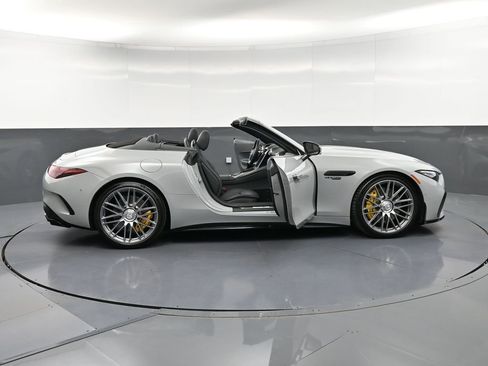 Used 2022 Mercedes-Benz SL 63 AMG 4MATIC image 38