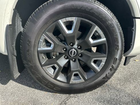 Used 2024 Nissan Titan Platinum Reserve w/ Moonroof Package image 15