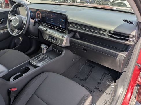 Used 2025 Hyundai Kona SEL AWD/4WD image 33
