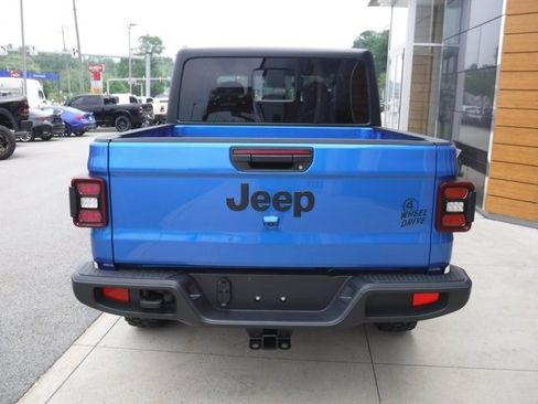 New 2025 Jeep Gladiator Willys image 9